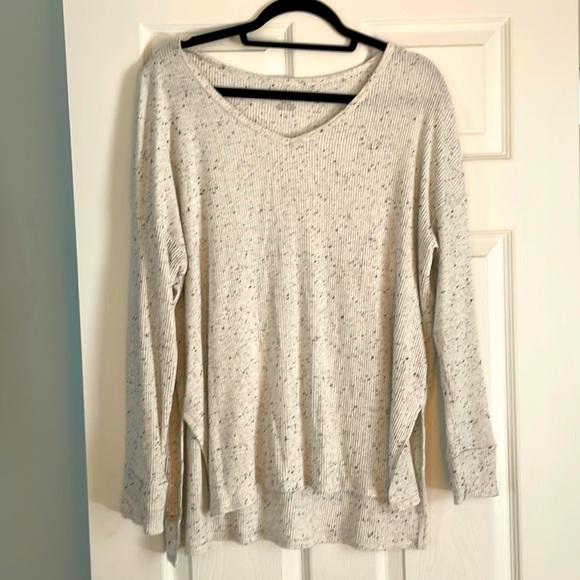 White and black speckled American Eagle sweater - Picture 1 of 2